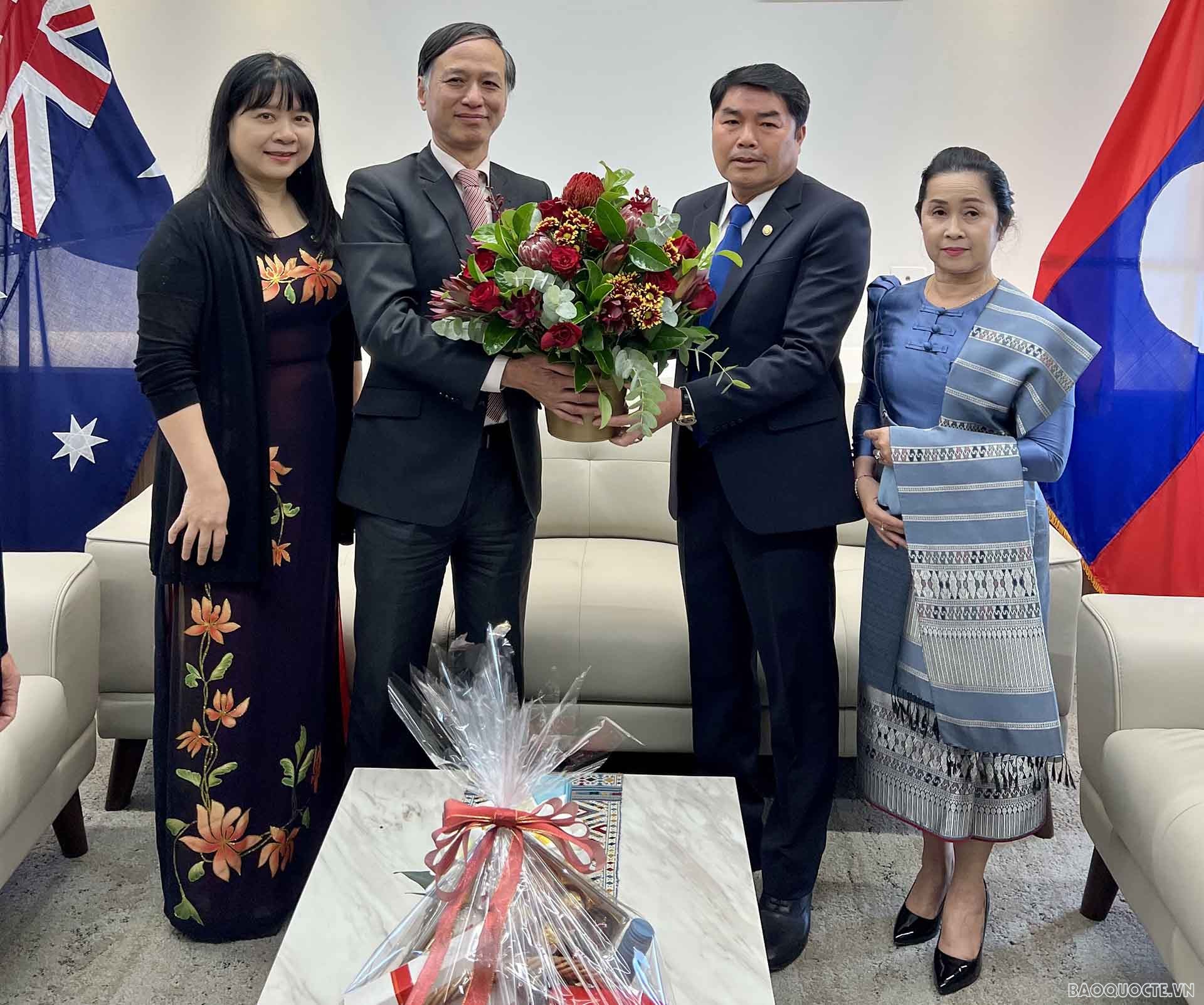 Promoting solidarity between Vietnam and Laos